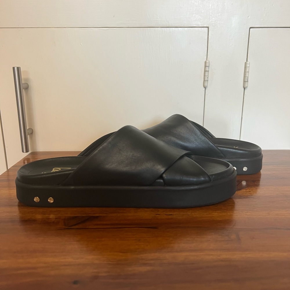 beek Black Cross-Band Slide Sandals - Picture 4 of 5